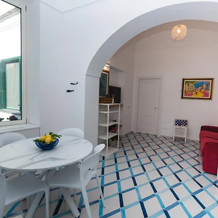 Casa Laurus Incantevole Terrazza Centro Ferienhaus