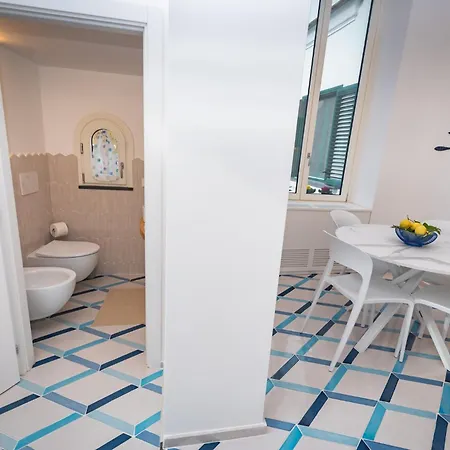 Casa Laurus Incantevole Terrazza Centro Ferienhaus *